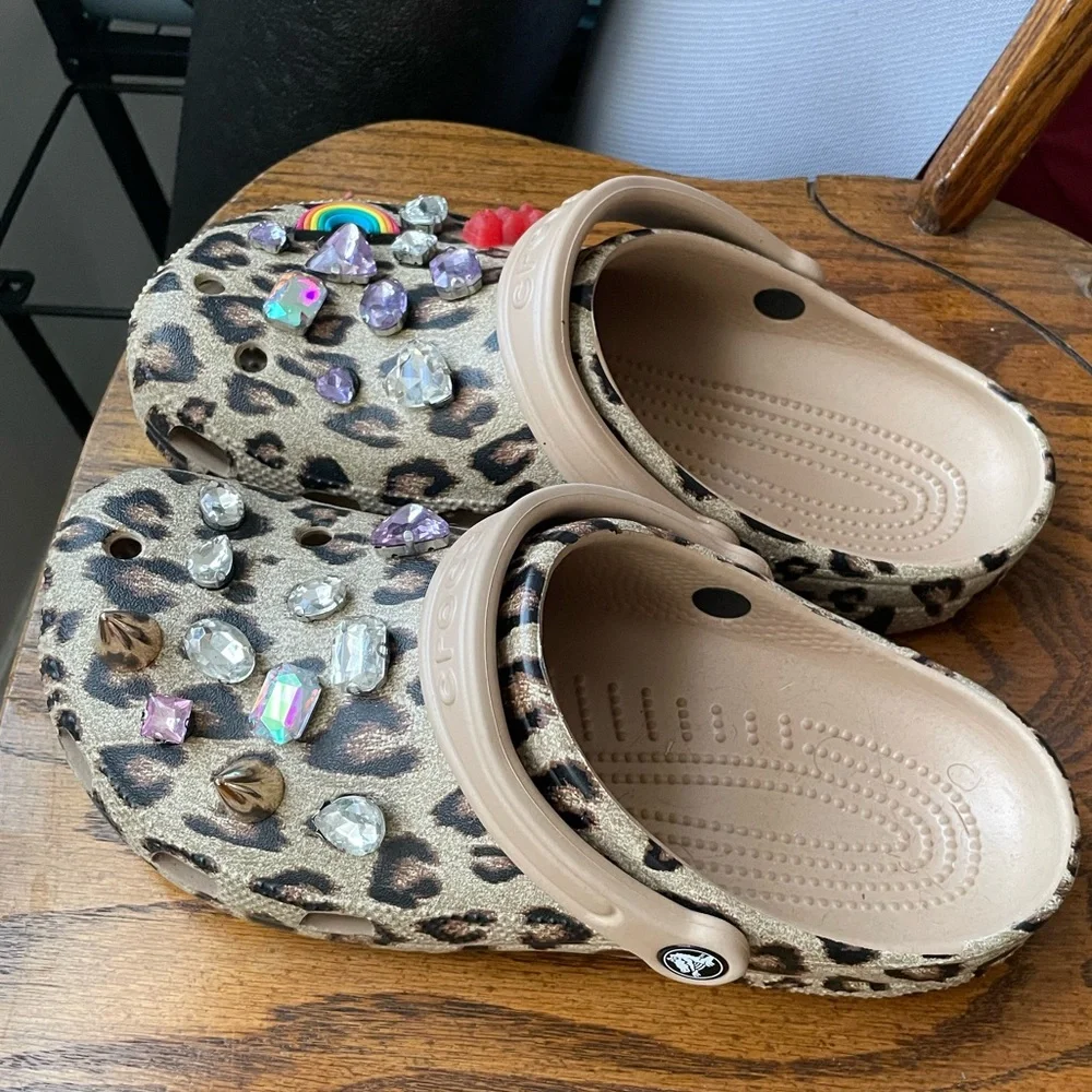 CROCS Leopard Print with Jibbitz included - Picture 1 of 5